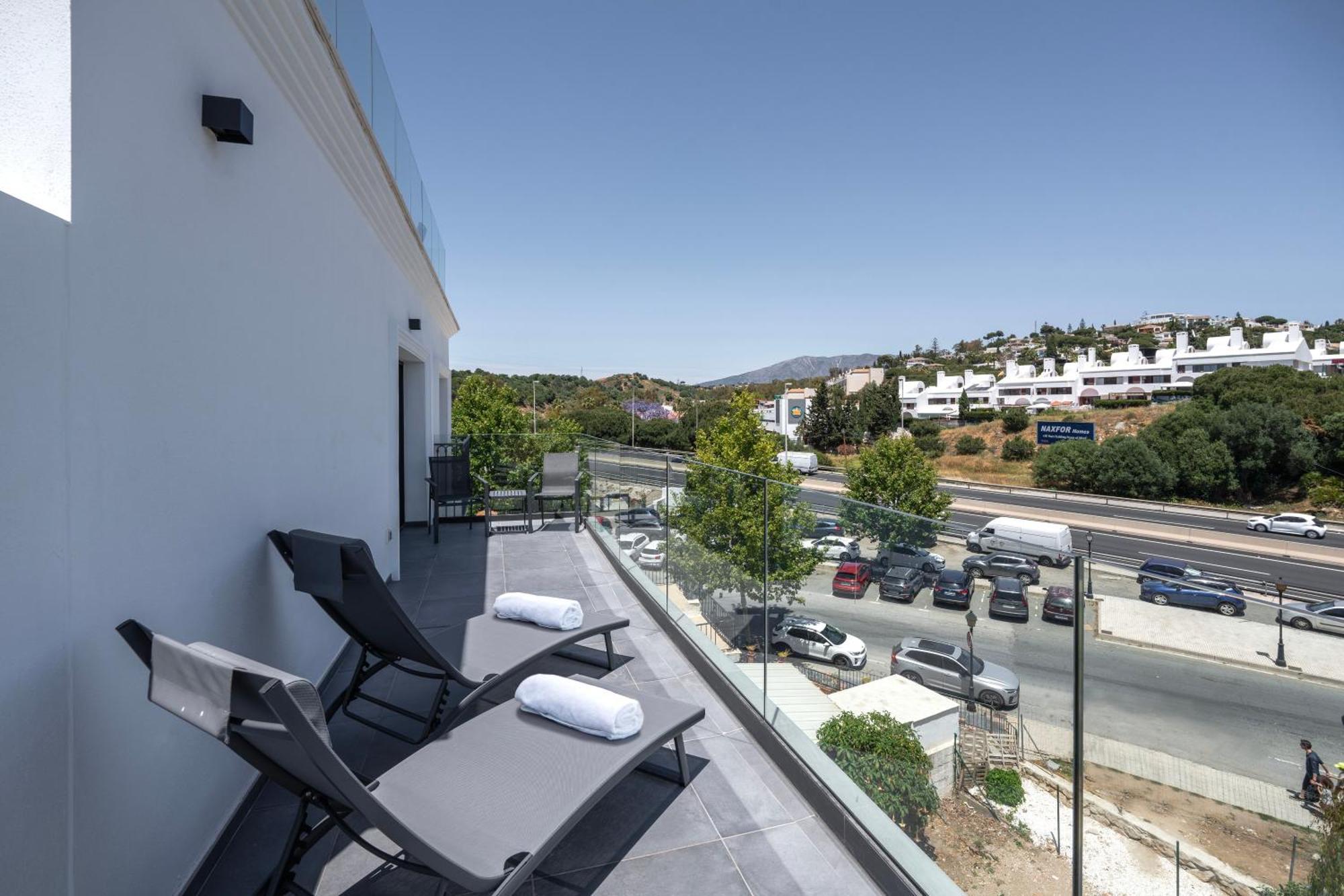 The Orange House Boutique Hotel And Upstairs Rooftop Bar Center Of La Cala De Mijas 100M From The Beach Eksteriør bilde