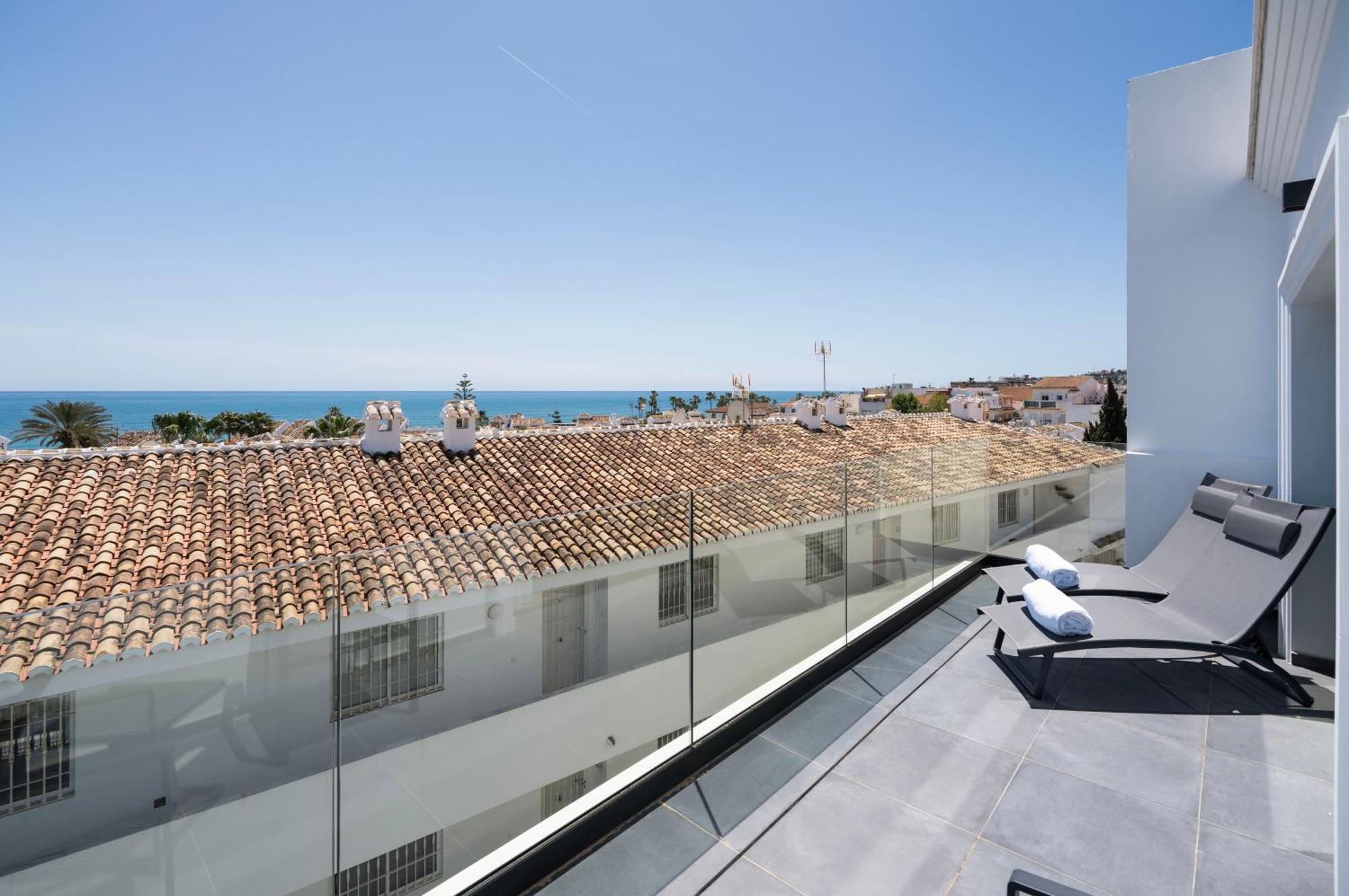 The Orange House Boutique Hotel And Upstairs Rooftop Bar Center Of La Cala De Mijas 100M From The Beach Eksteriør bilde