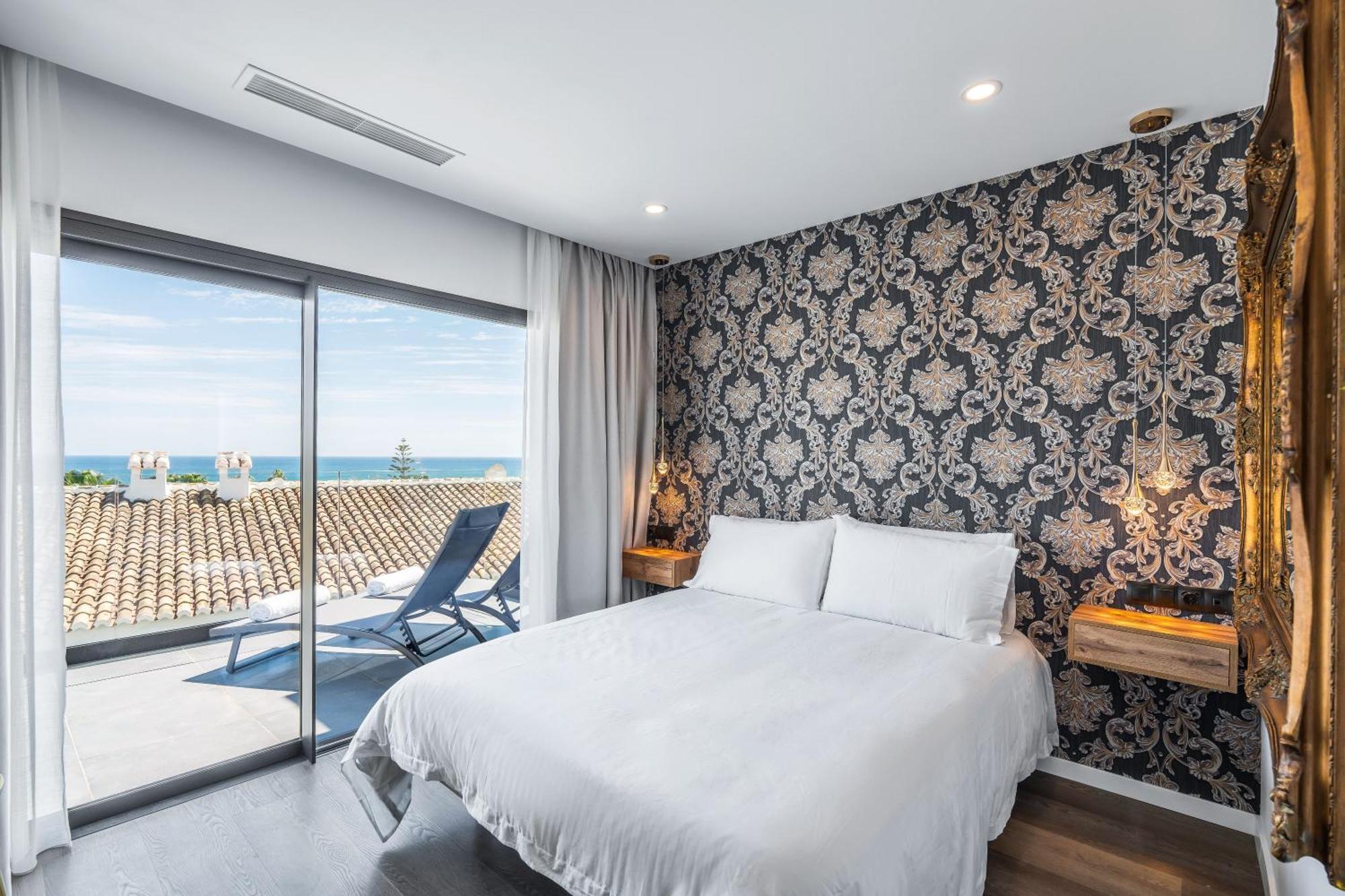 The Orange House Boutique Hotel And Upstairs Rooftop Bar Center Of La Cala De Mijas 100M From The Beach Eksteriør bilde