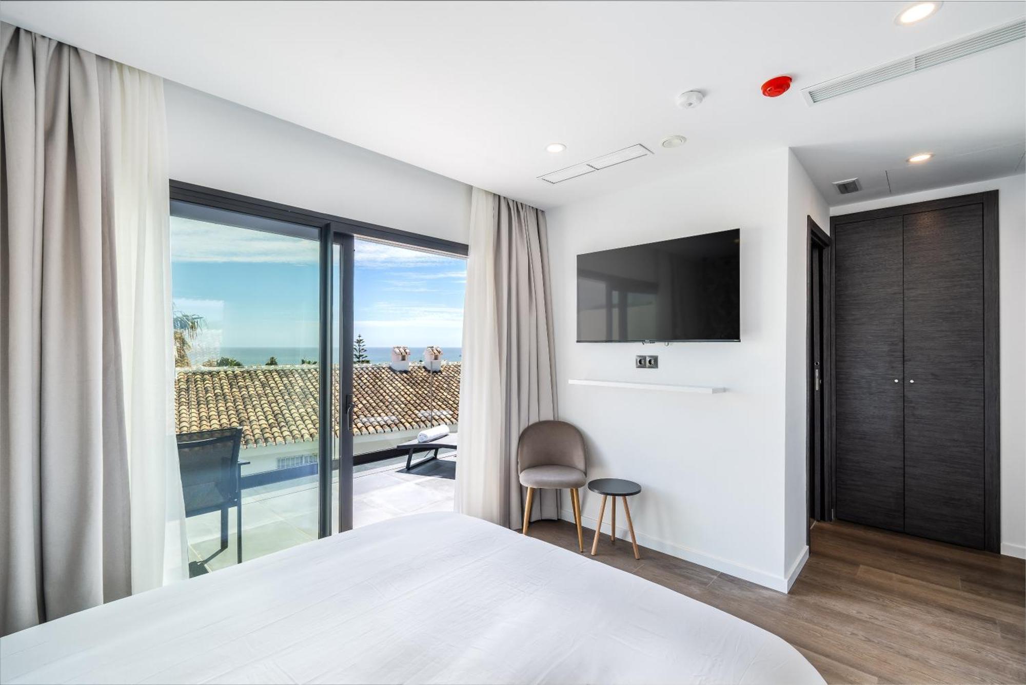 The Orange House Boutique Hotel And Upstairs Rooftop Bar Center Of La Cala De Mijas 100M From The Beach Eksteriør bilde