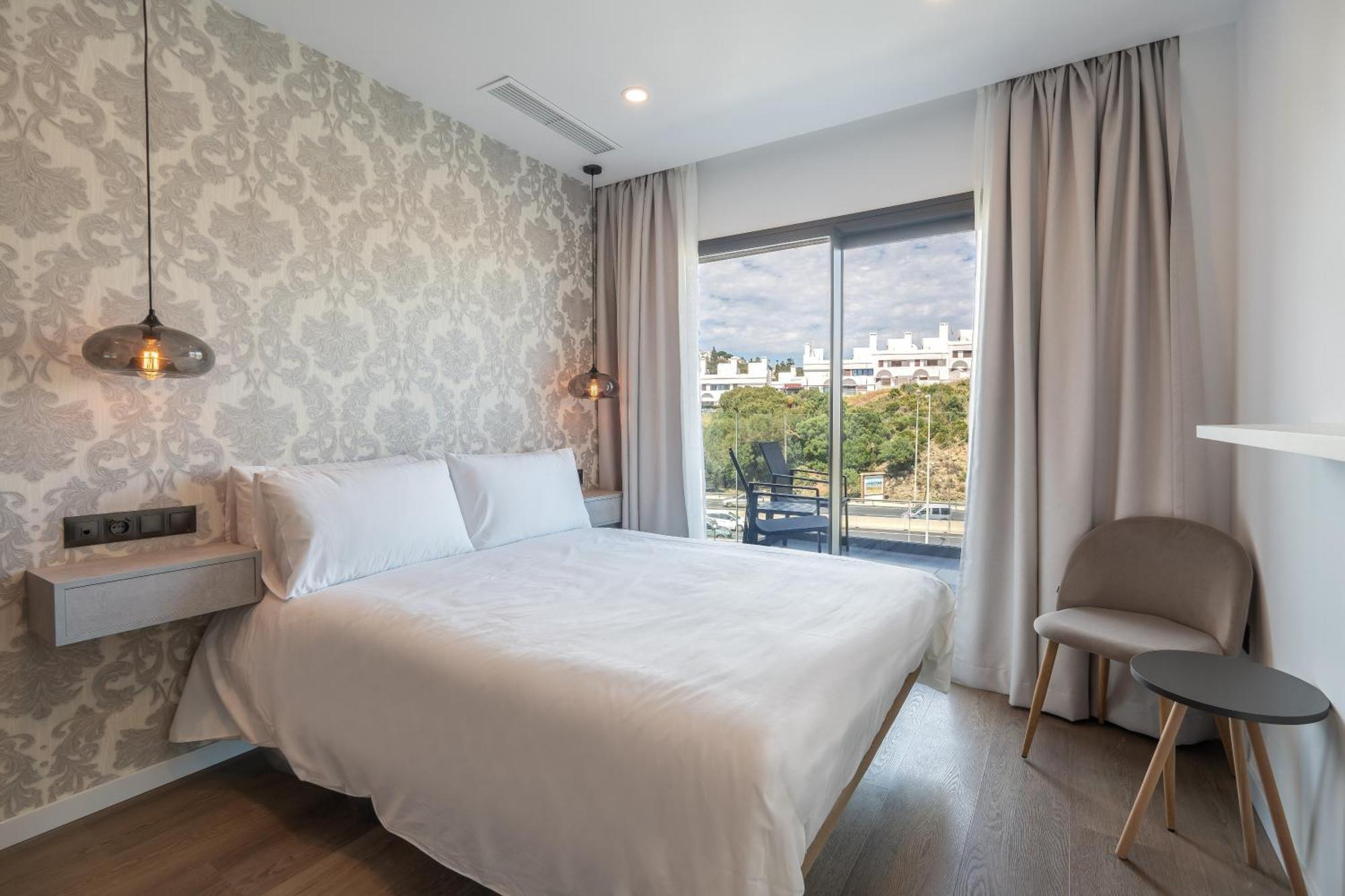 The Orange House Boutique Hotel And Upstairs Rooftop Bar Center Of La Cala De Mijas 100M From The Beach Eksteriør bilde