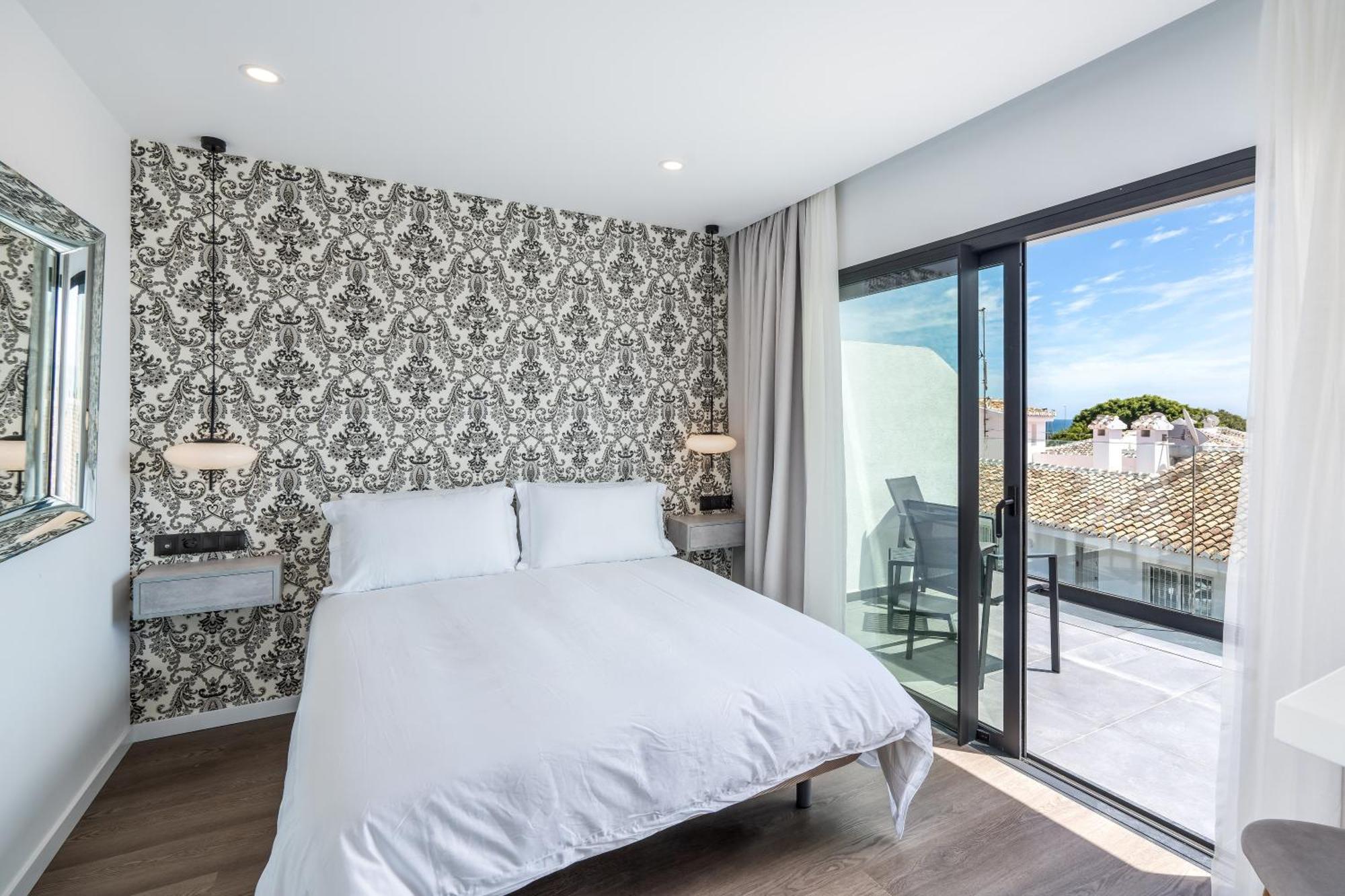 The Orange House Boutique Hotel And Upstairs Rooftop Bar Center Of La Cala De Mijas 100M From The Beach Eksteriør bilde
