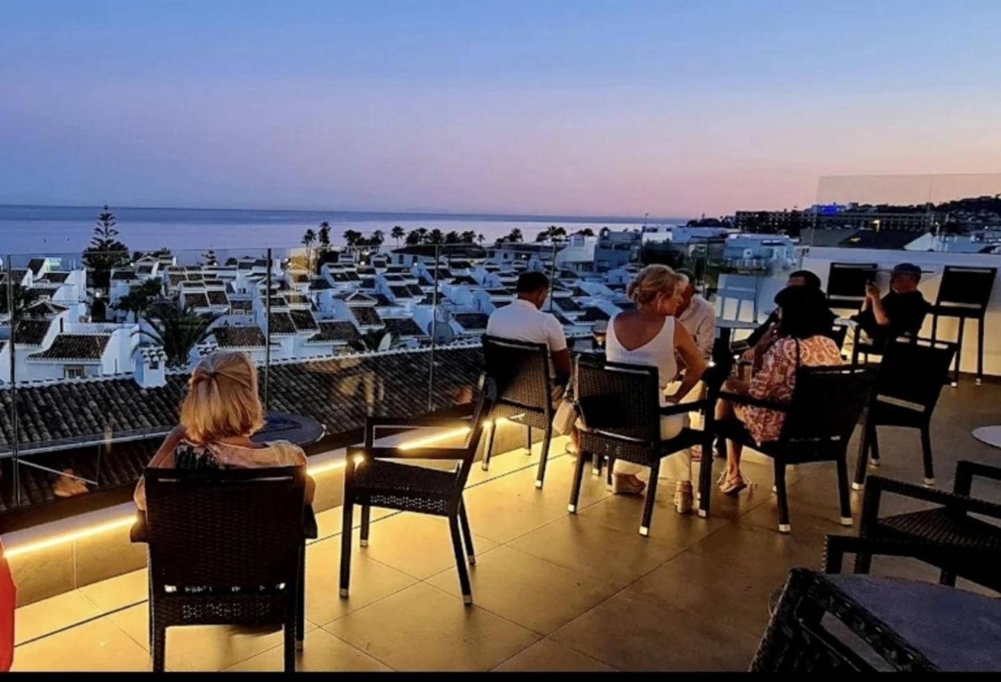 The Orange House Boutique Hotel And Upstairs Rooftop Bar Center Of La Cala De Mijas 100M From The Beach Eksteriør bilde